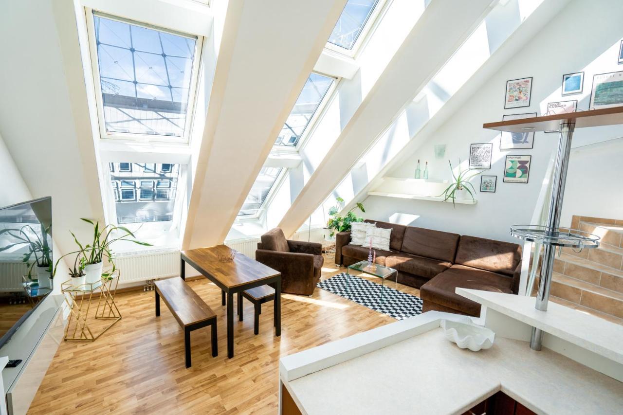 Unique Maisonette Apartment Gasometer 12Th Floor Wenen Buitenkant foto
